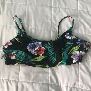 Simple bikini top with ruffle in front